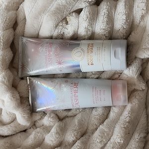 Bath and Body Works Snowflakes Cashmere Cream and Shea Body Wash